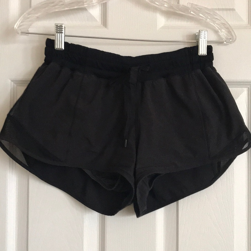 Lululemon size 6 hotty hot shirt 2.5”